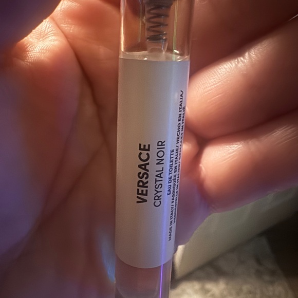 Versace Crystal Noir Eau de Toilette - Elegant White and Clear Design - Picture 2 of 2